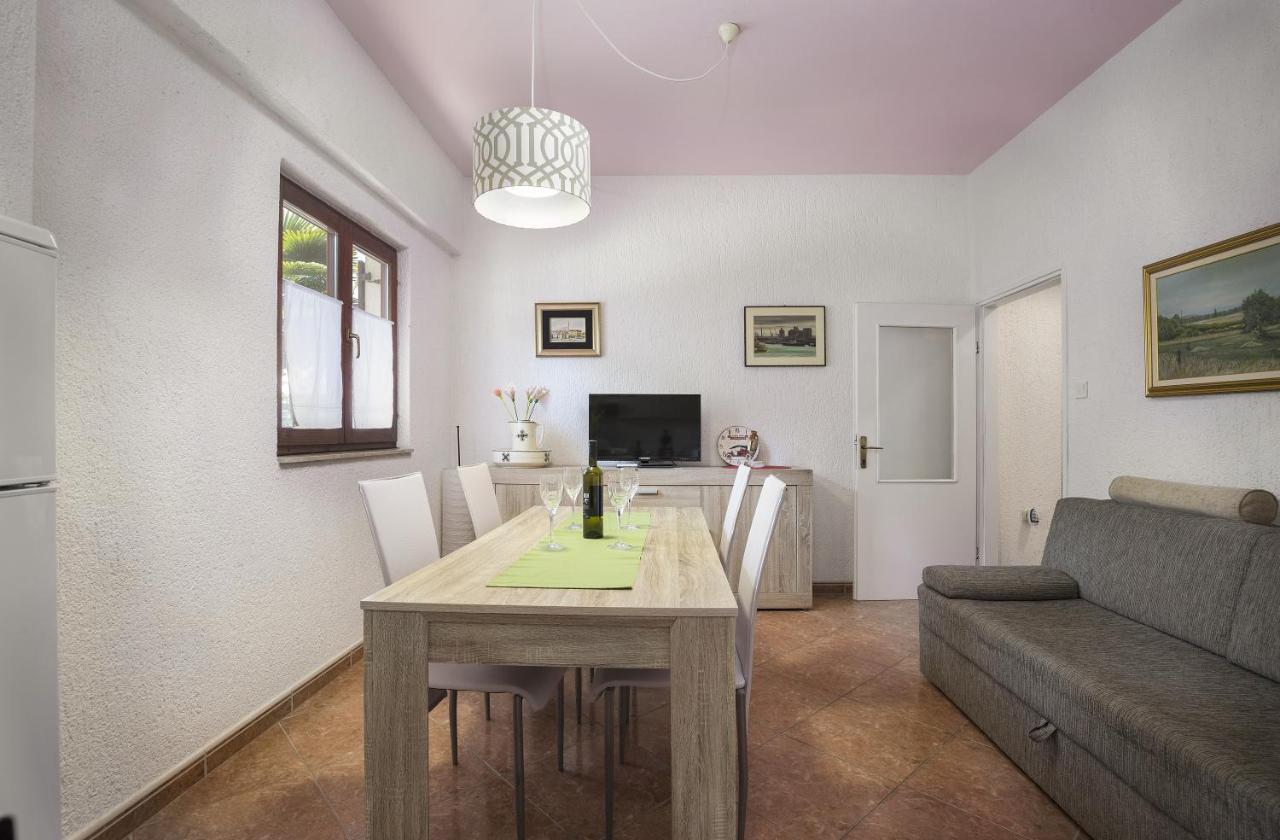 רוביני Karmelo Appartment Davorka מראה חיצוני תמונה